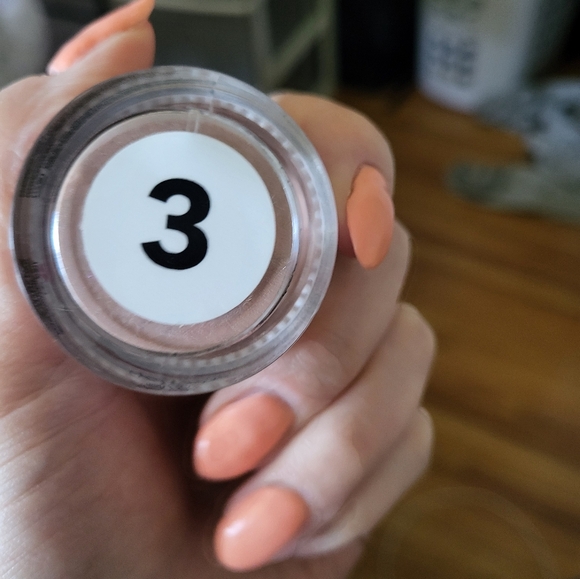 Bronze/rose gold shimmer nail dip - Picture 2 of 3